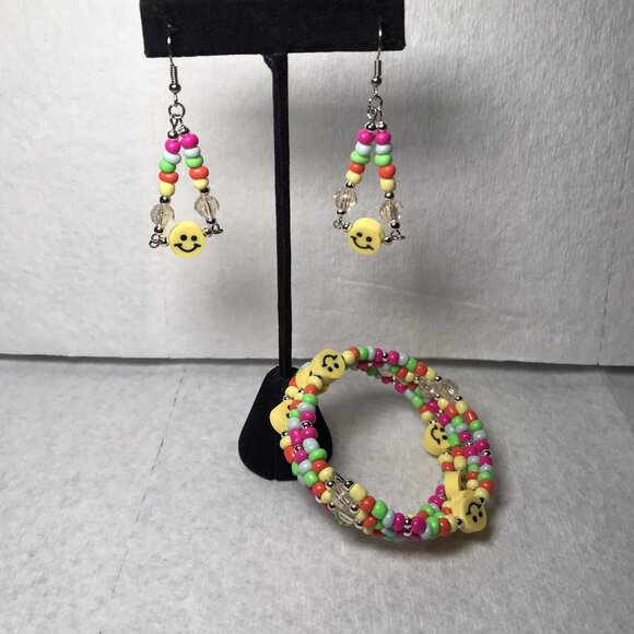 Handmade Girls Bracelet & Earrings Set Happy Face Beads Multicolor Fun Gift Set - Picture 1 of 6